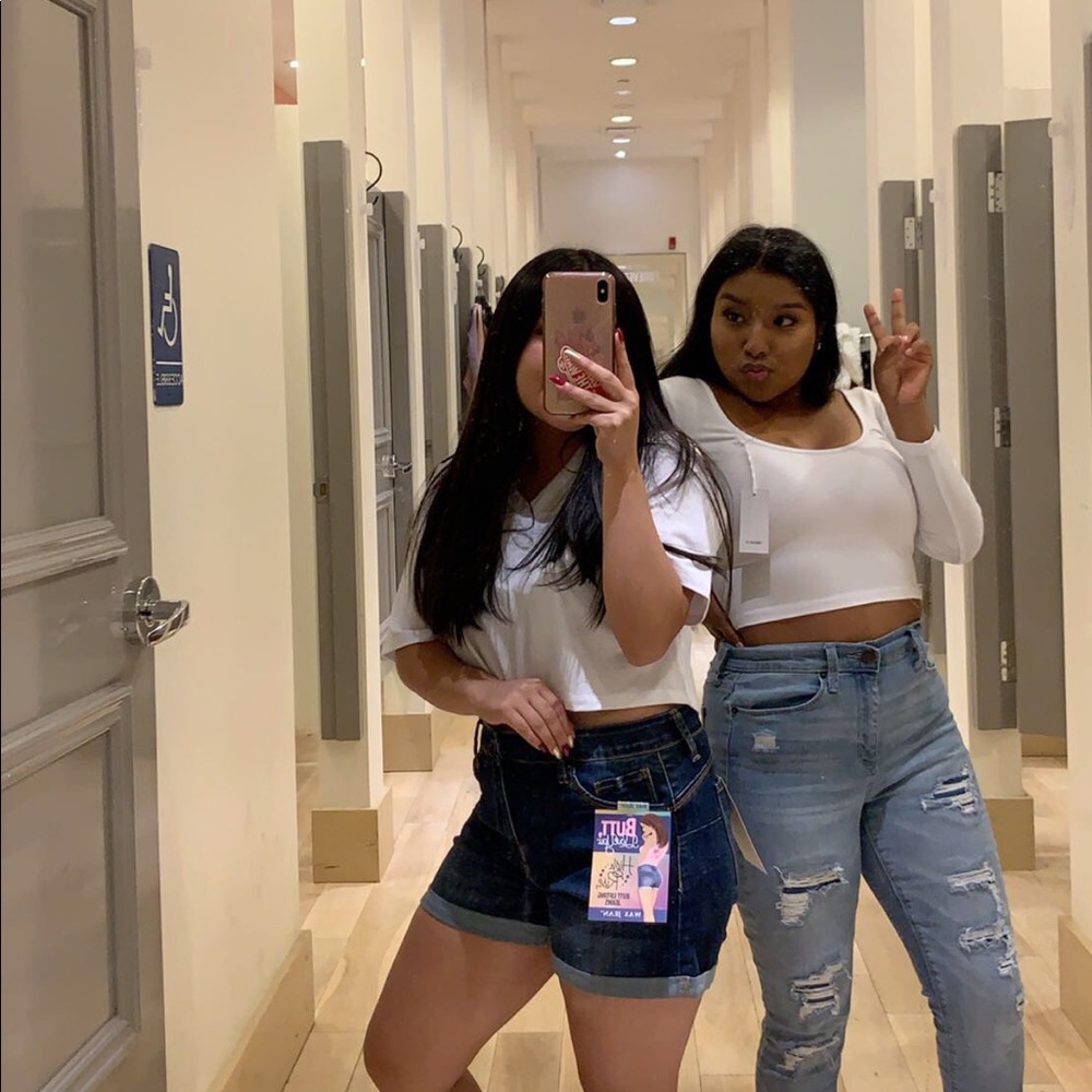 Meet your Posher, Aracely